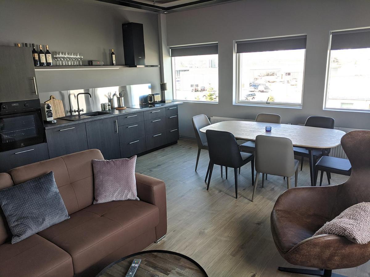Boutique By The Harbour - Apartments 207 Akureyri Exteriör bild